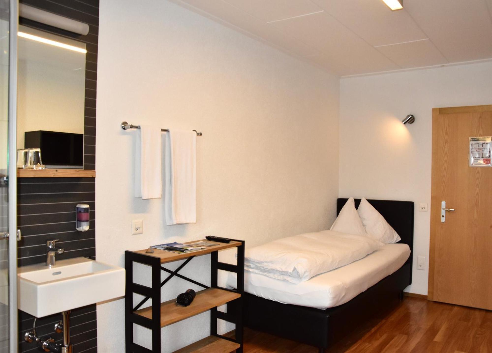 Ilanz/Glion Hotel Raetia מראה חיצוני תמונה