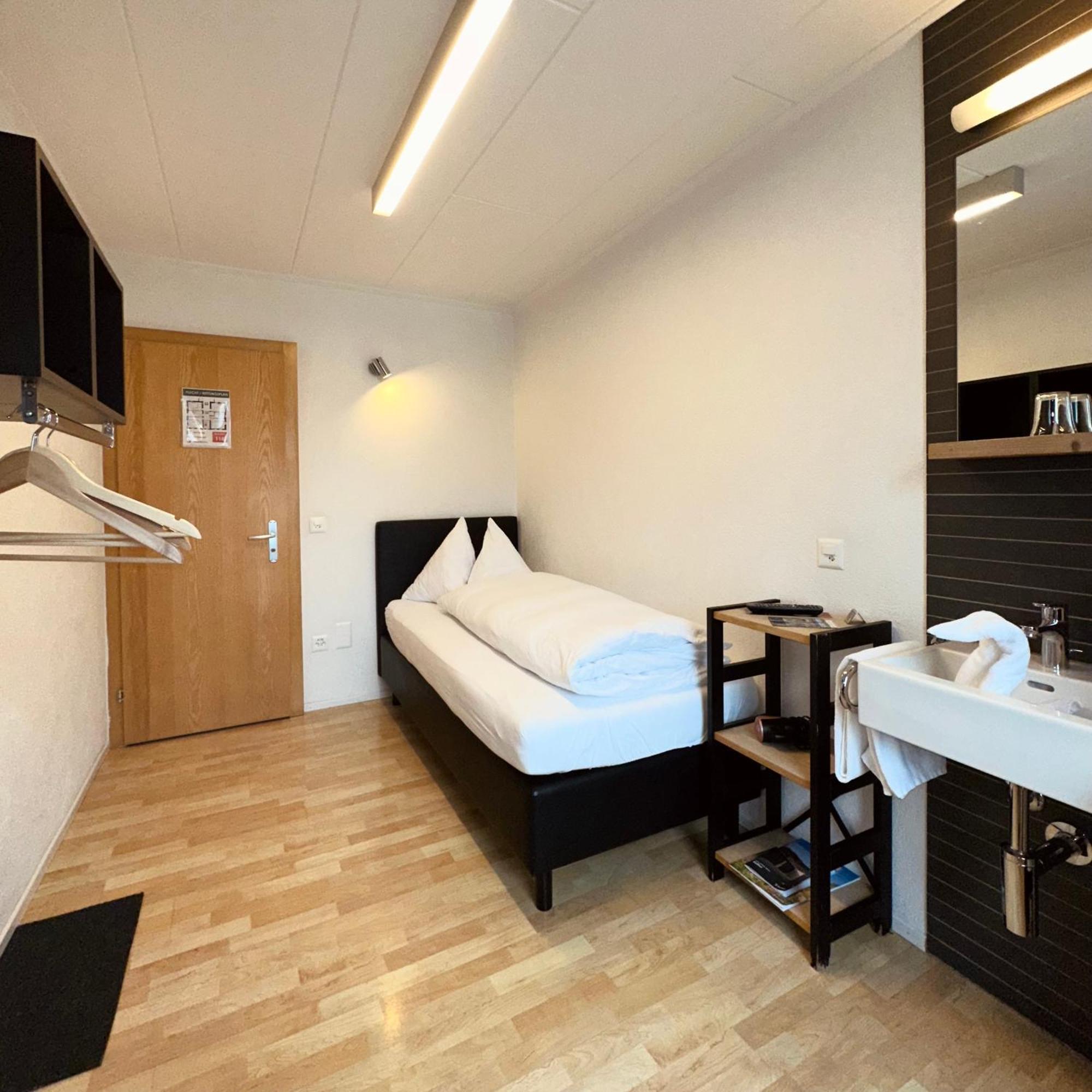 Ilanz/Glion Hotel Raetia מראה חיצוני תמונה