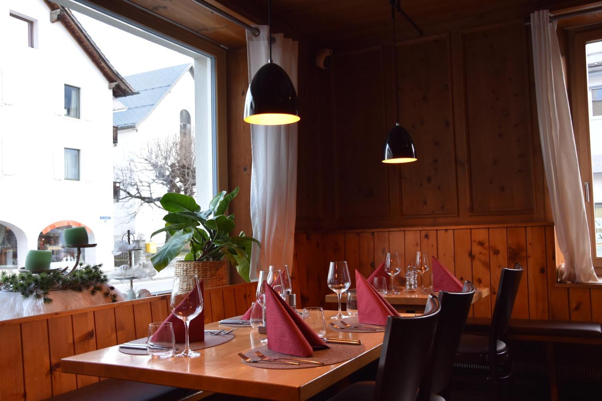 Ilanz/Glion Hotel Raetia מראה חיצוני תמונה